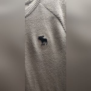 Abercrombie Boys Waffle Thermal Size 11-12. Gray With A Navy Blue Moose.